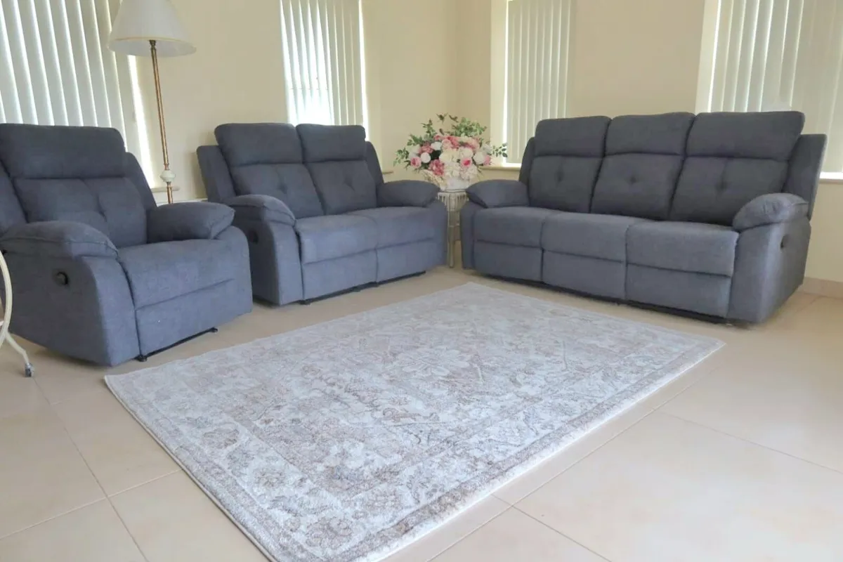 Recliner sofas - Image 1