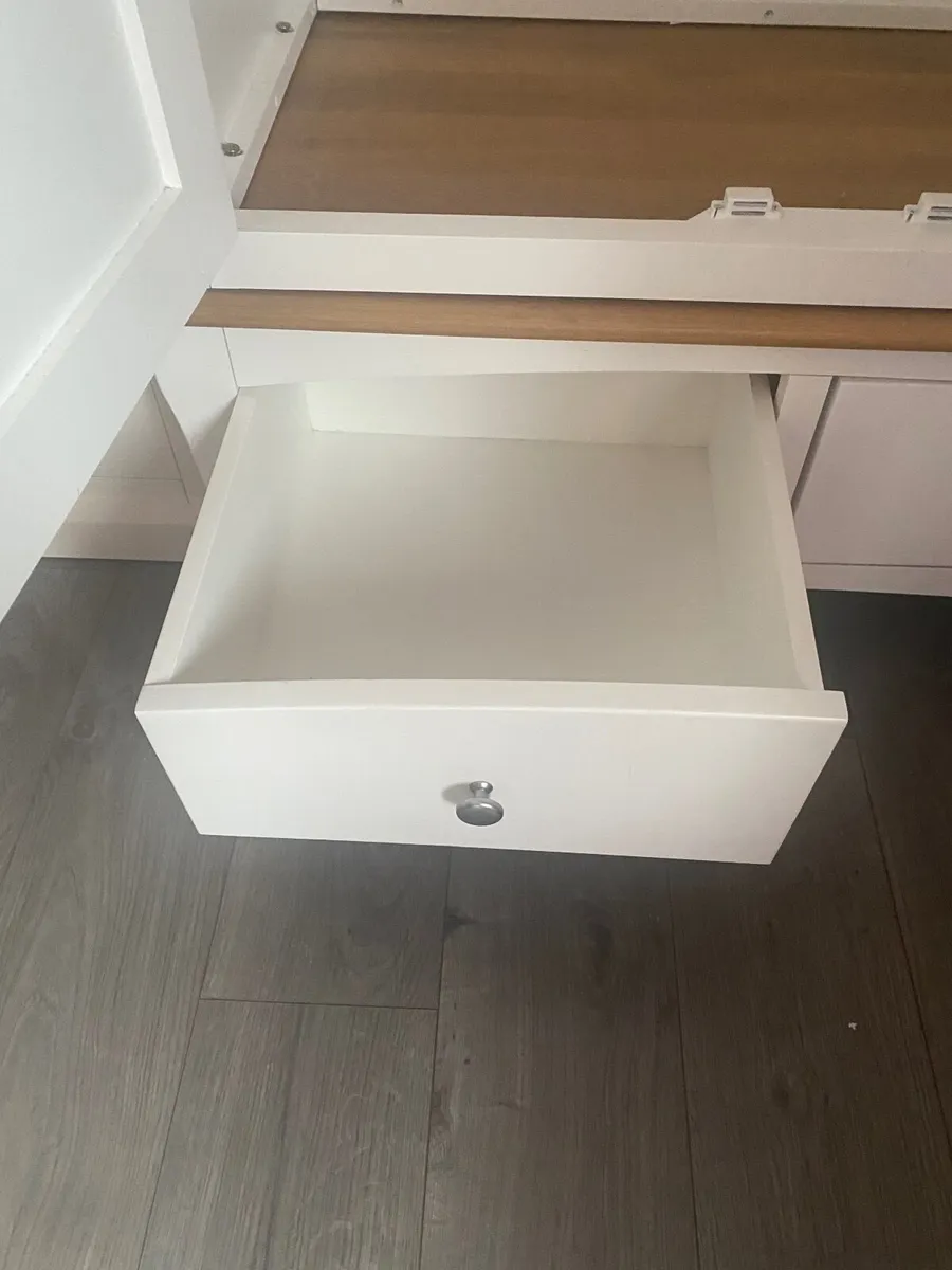 Wardrobe - Image 3