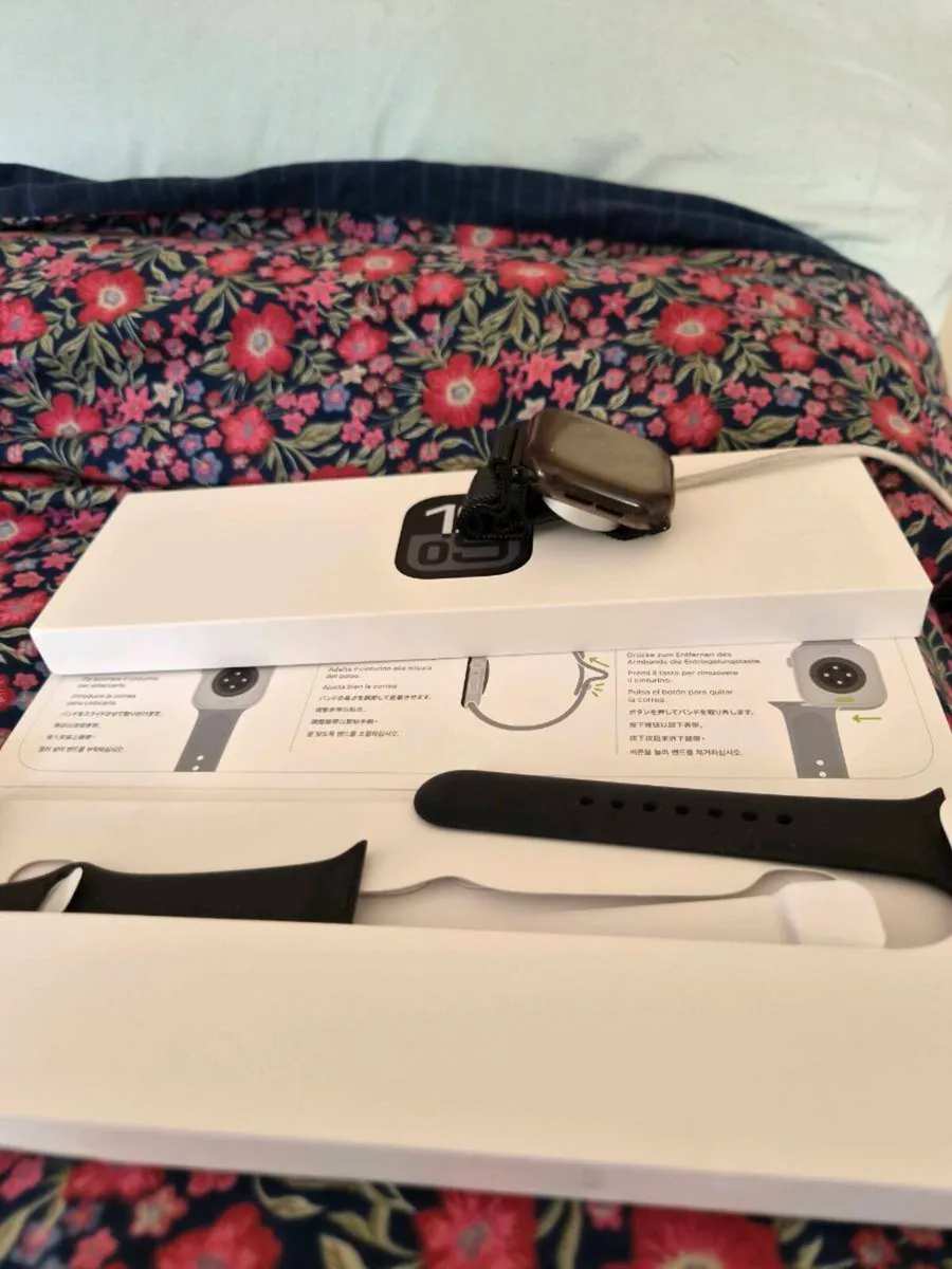 Apple Watch Series 10 42mm Cellular - Image 1