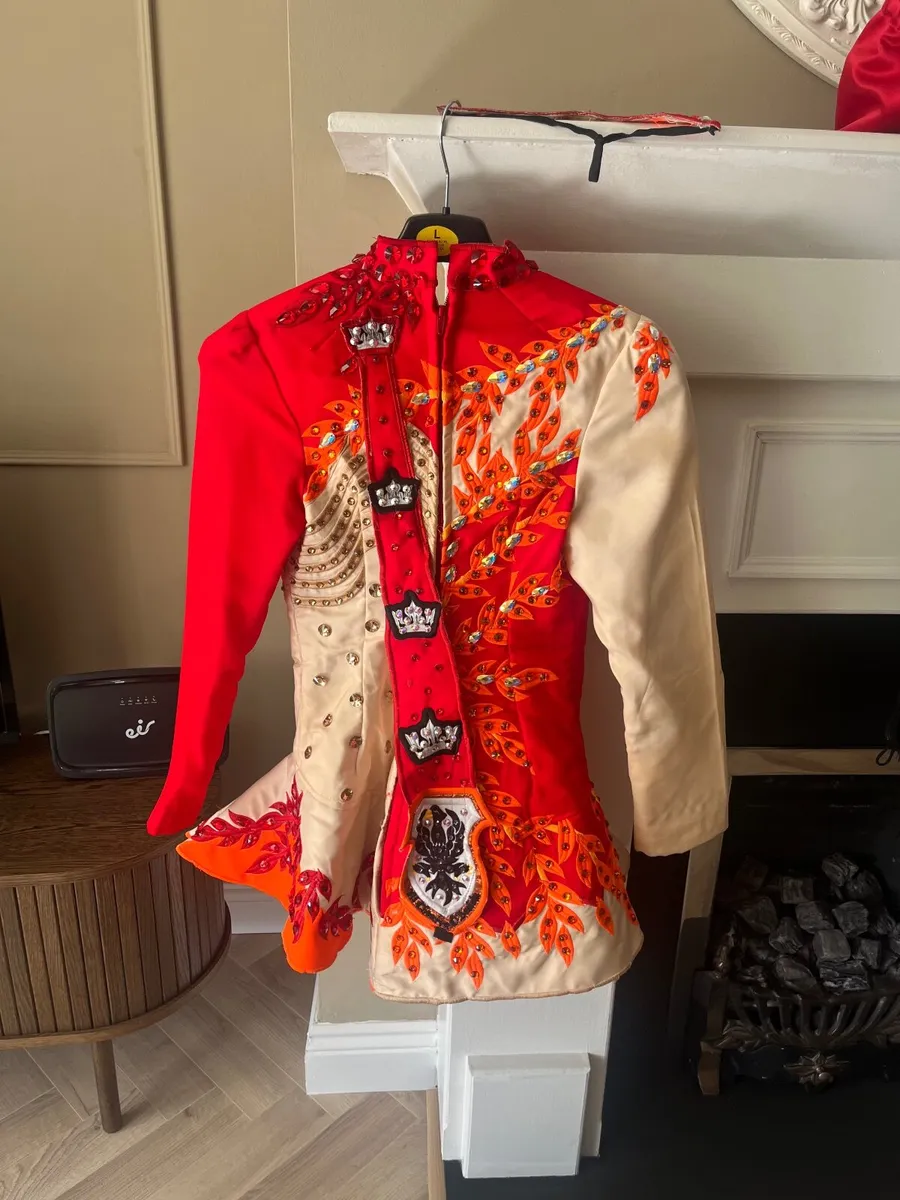EIRE DESIGN DRESS BY GAVIN - Image 2