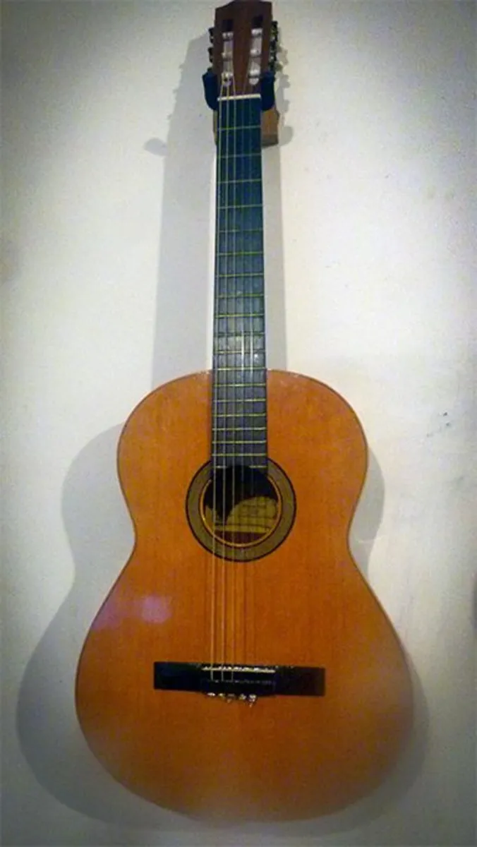 Spanish Guitar ALHAMBRA as NEW - Classical - Flame - Image 1