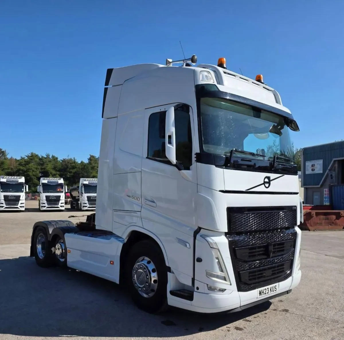 2023 VOLVO FH500 – 6X2 LIGHTWEIGHT MIDLIFT - Image 1