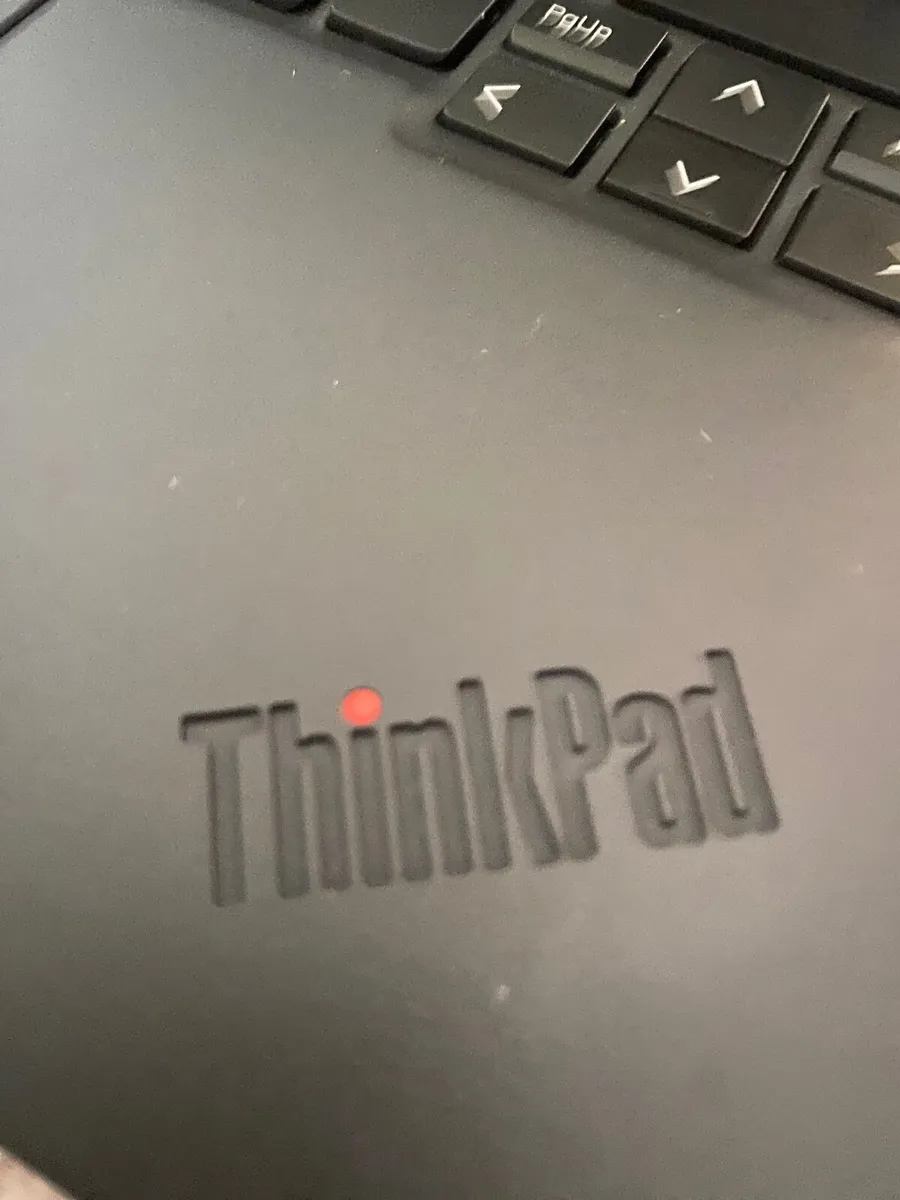 Lenovo ThinkPad T14s Gen6 - Image 3
