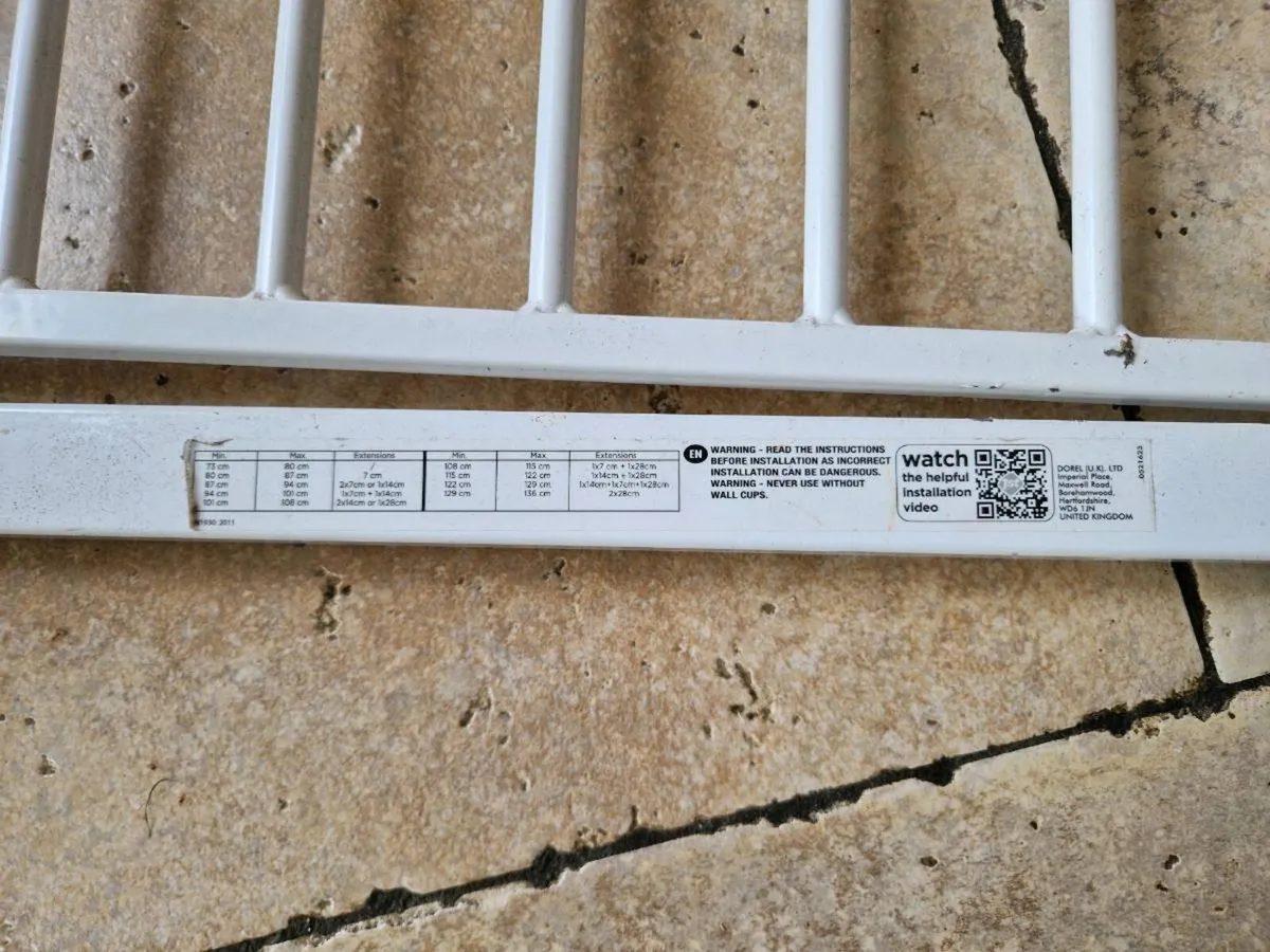Safety 1st SecurTech® Simply Close Metal Gate - Wh - Image 4