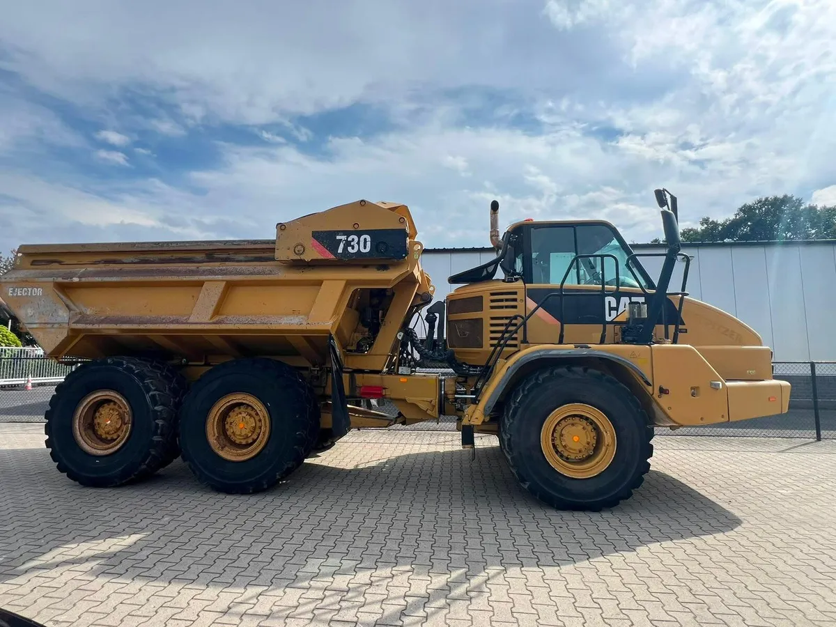 Caterpillar 730 EJ 2012 (10700 hrs) - Image 1