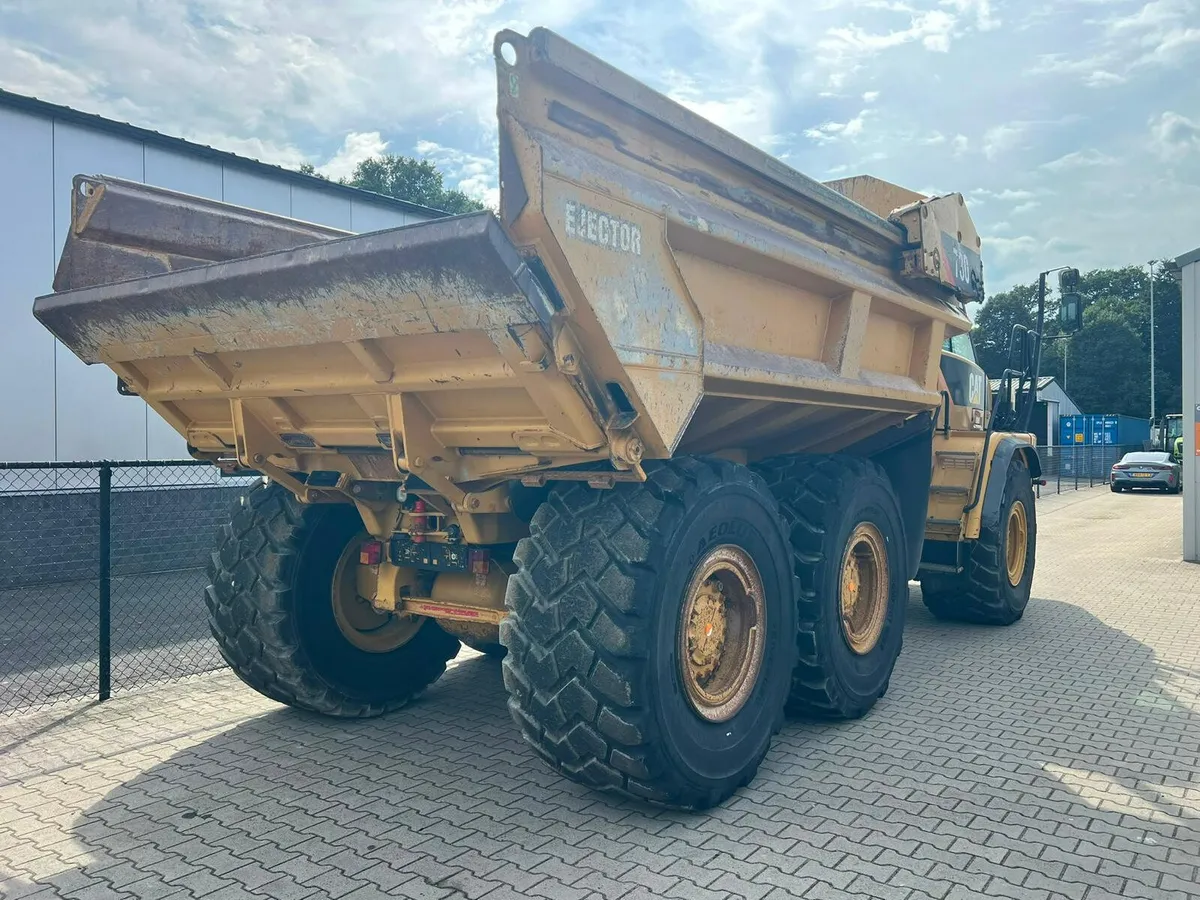 Caterpillar 730 EJ 2012 (10700 hrs) - Image 4