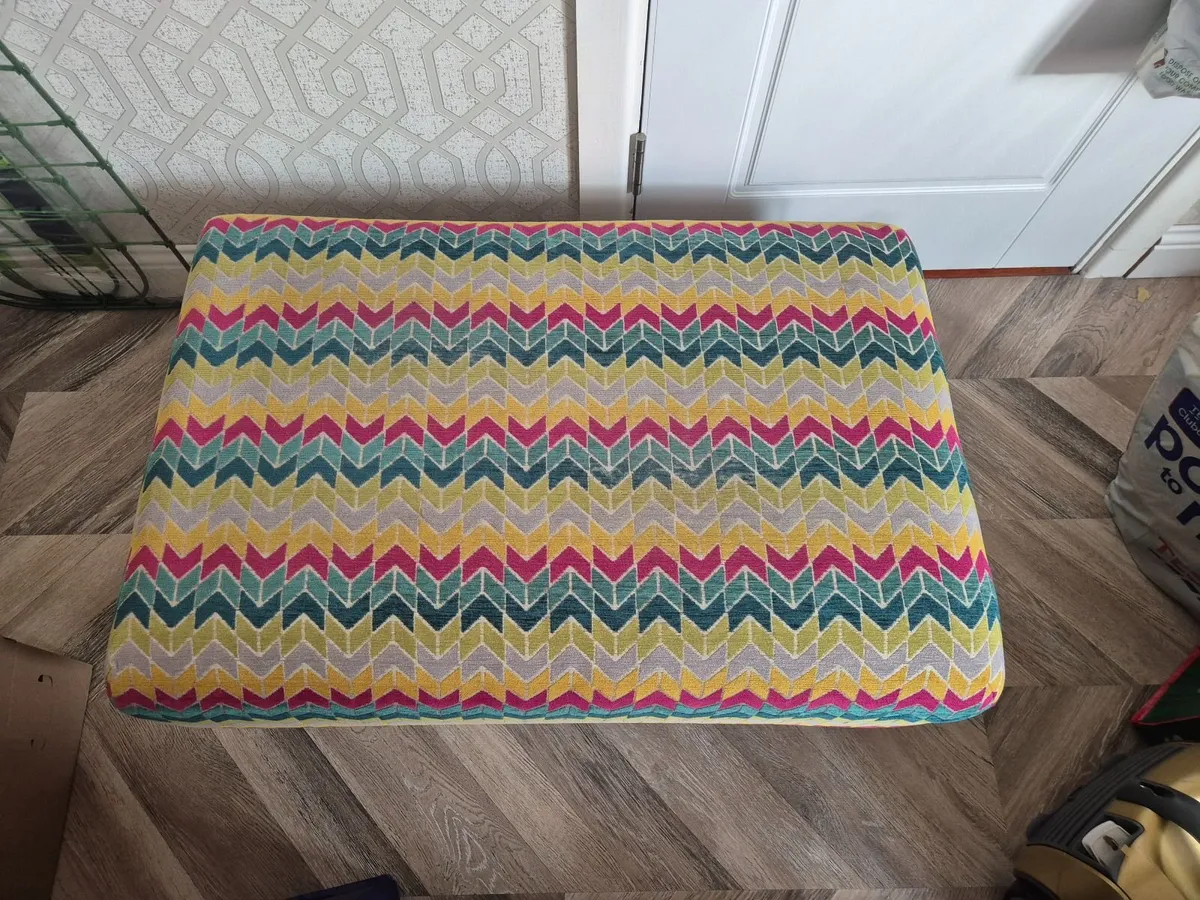 Multi colored foot rest - Image 1