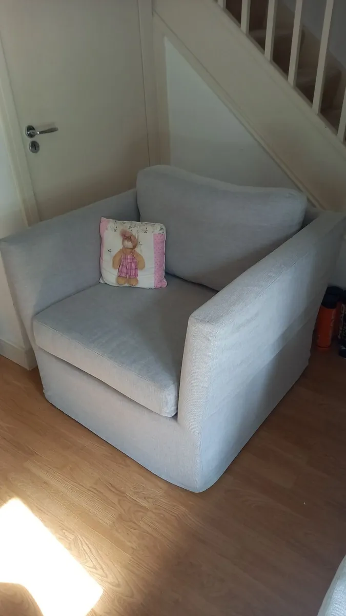 Sofa & Matching Chairs - Image 2