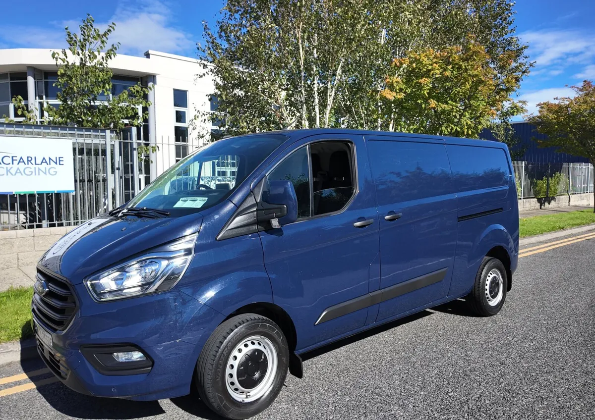 Ford Custom LWB 2022 - Image 1