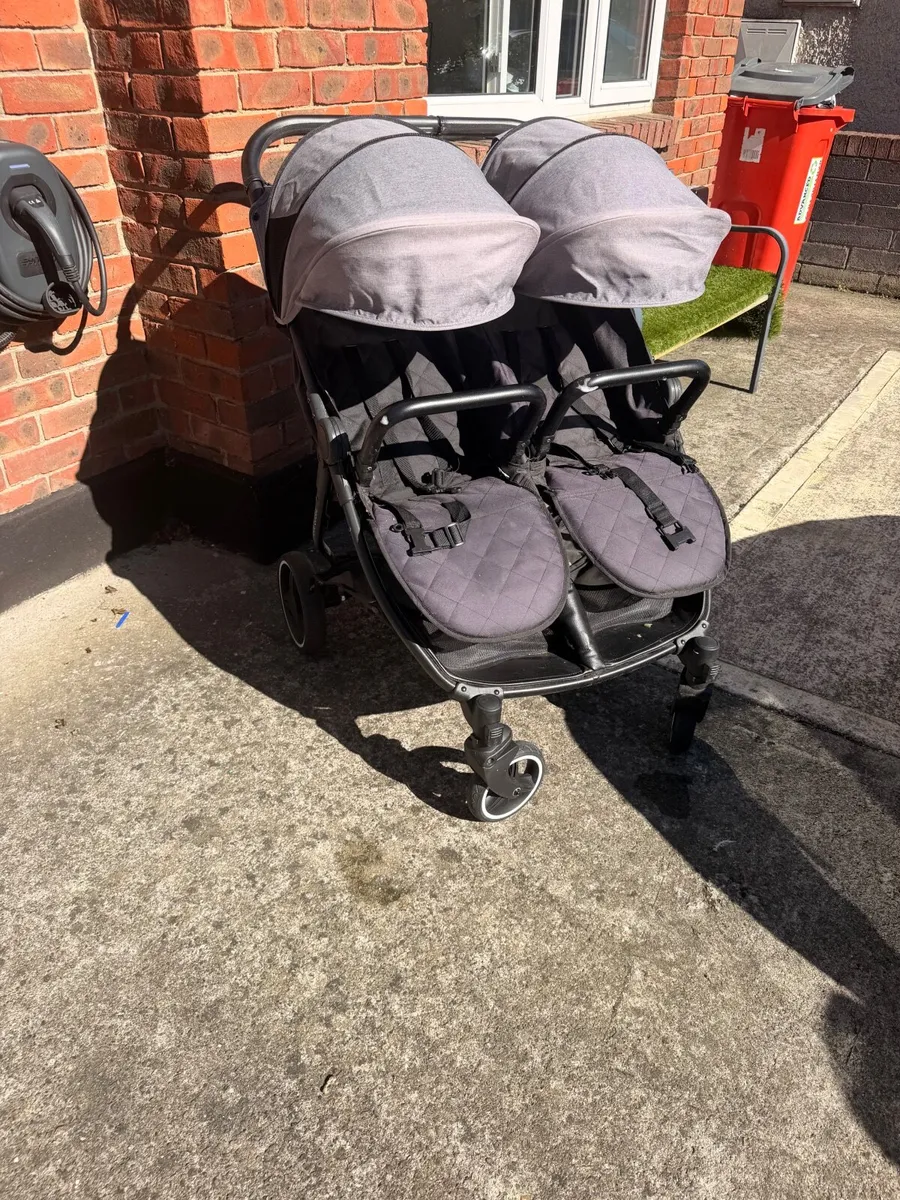 Double pram - Image 1