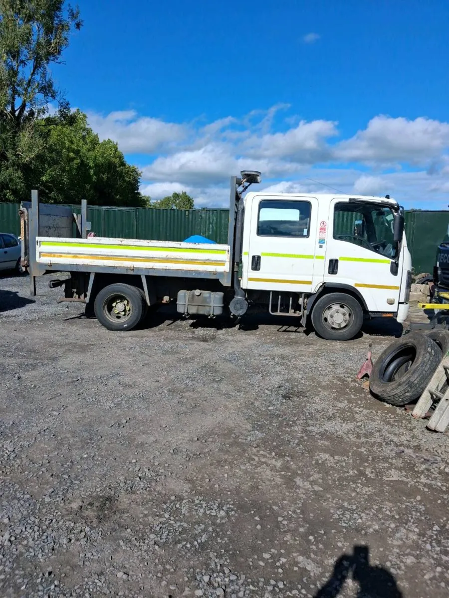 Isuzu 7.5 ton tipper crew cab - Image 1