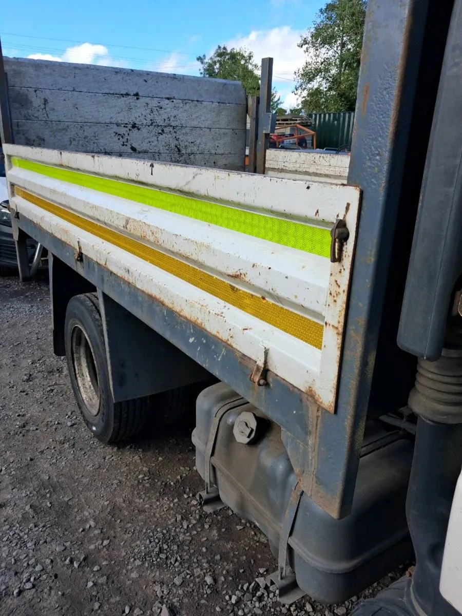 Isuzu 7.5 ton tipper crew cab - Image 2