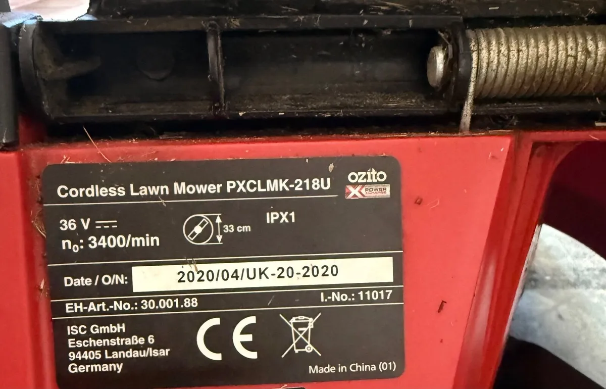 Ozito 36V PXCLMK-218U Cordless Lawn Mower Kit - Image 2