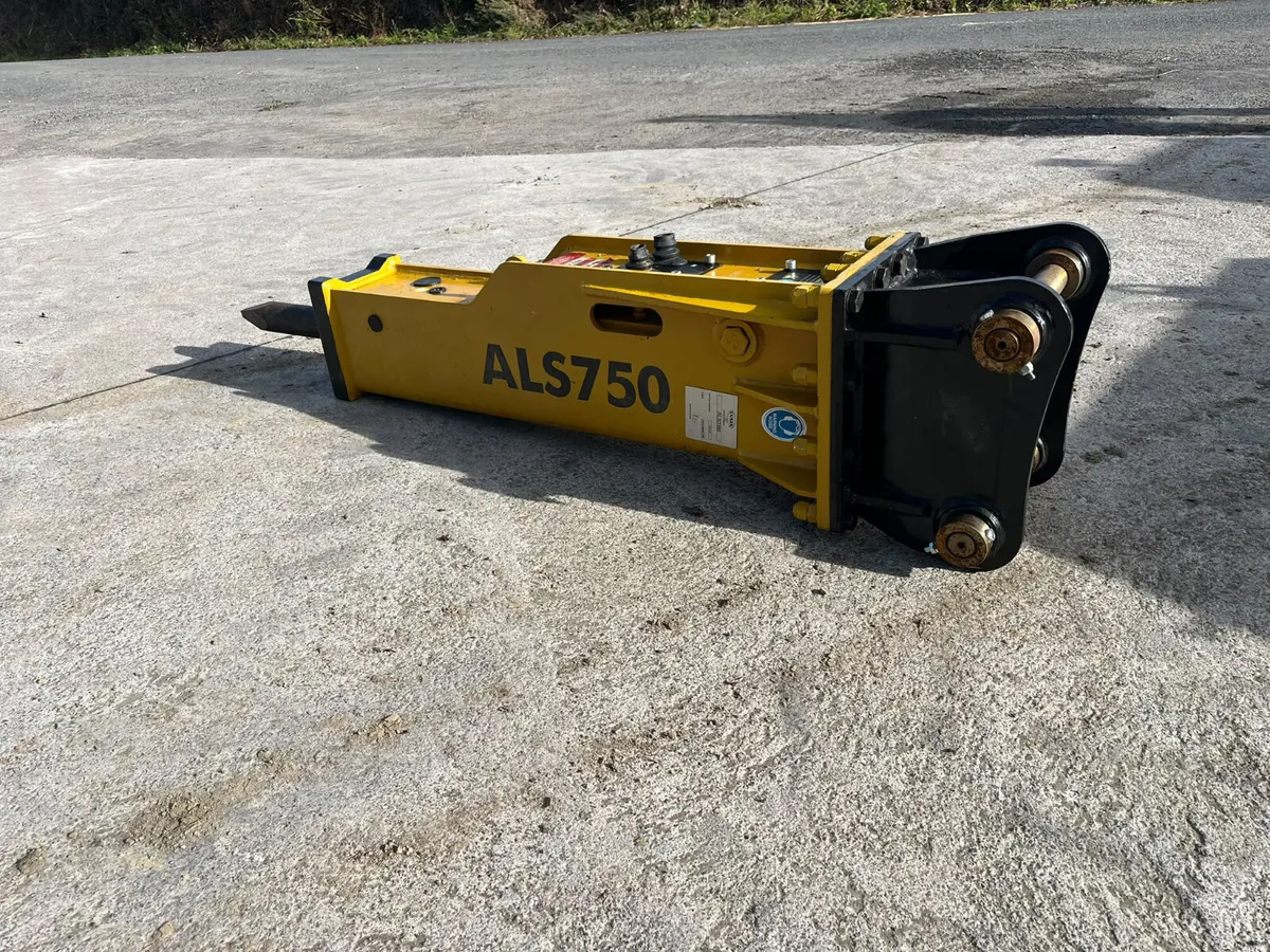 New rockbreaker for 13 tonne digger - Image 2