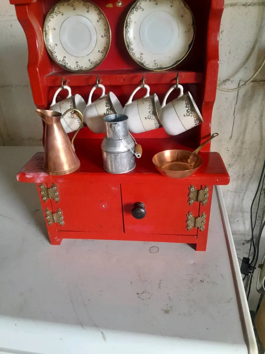 Vintage minature wooden dresser - Image 1