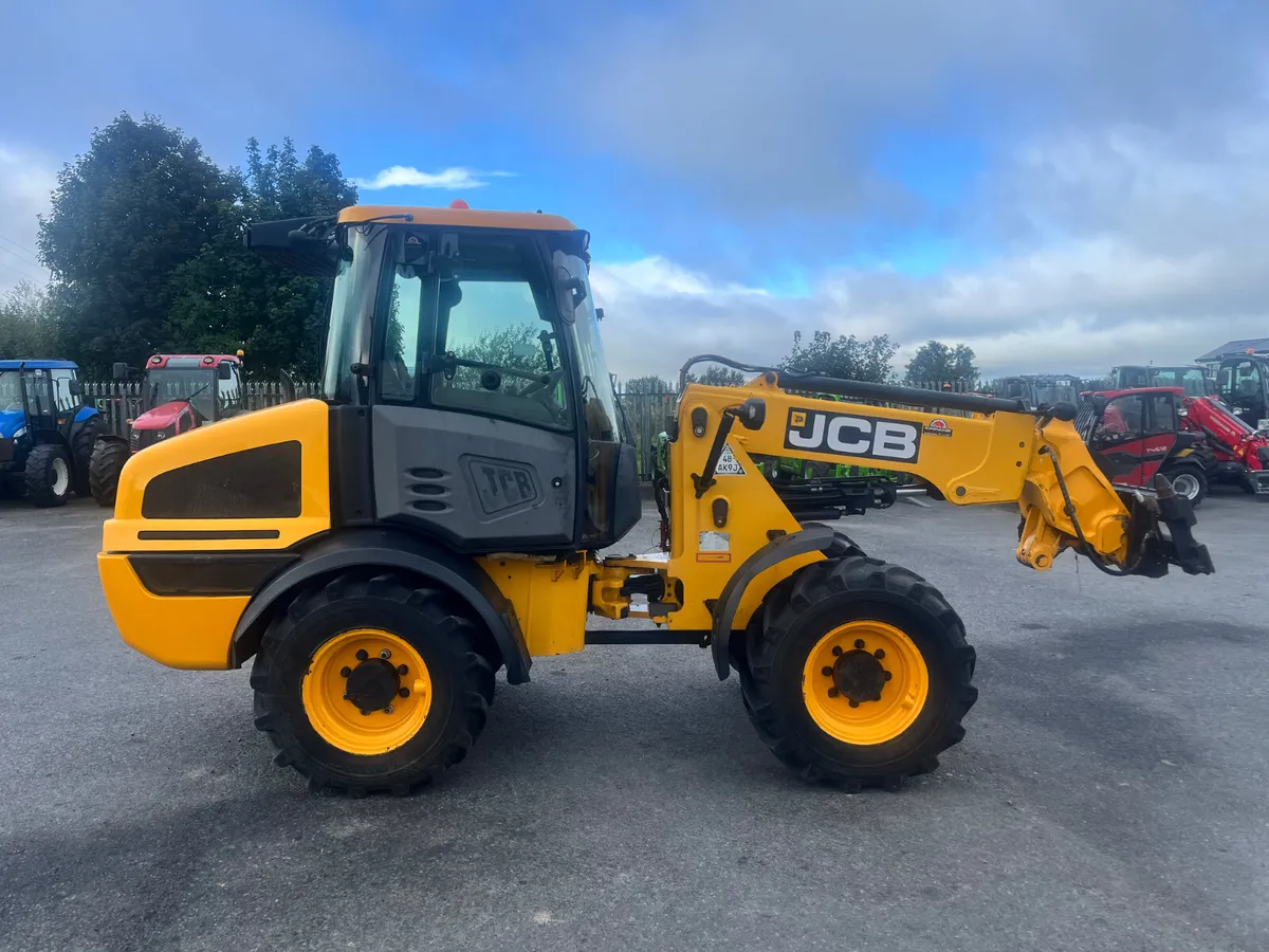 JCB TM220 - Image 2