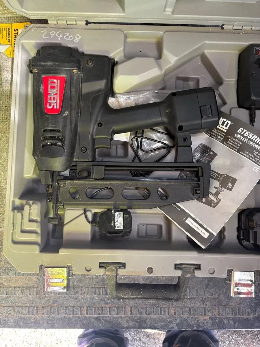 Senco 16 g pin gun - Image 1