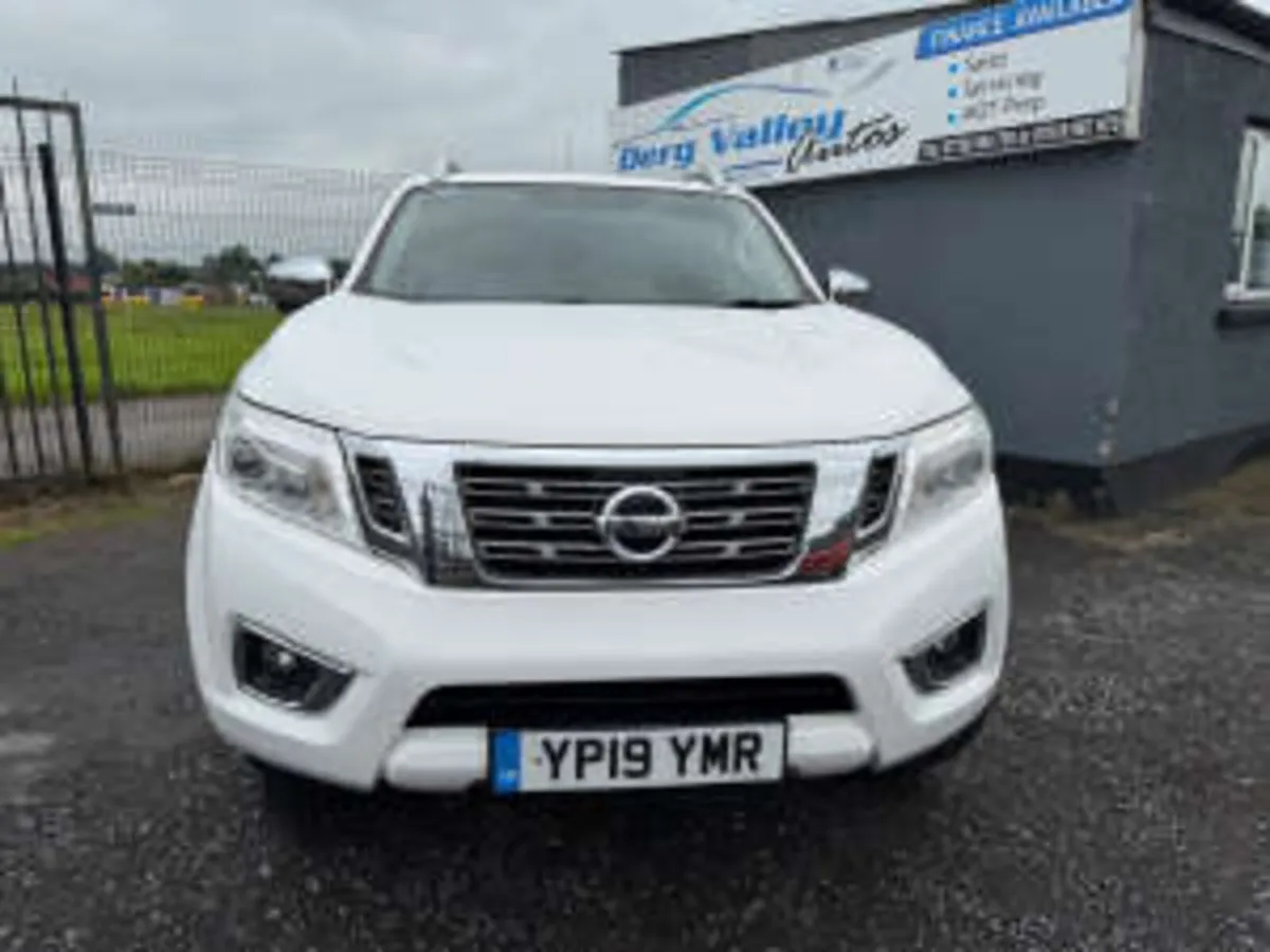 NISSAN NAVARA 2.3 Navara Tekna dCi 4WD 5dr - Image 2