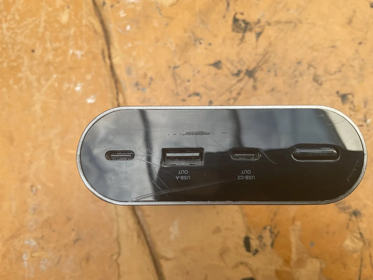 Targus laptop power bank 100w 25000mah - Image 3