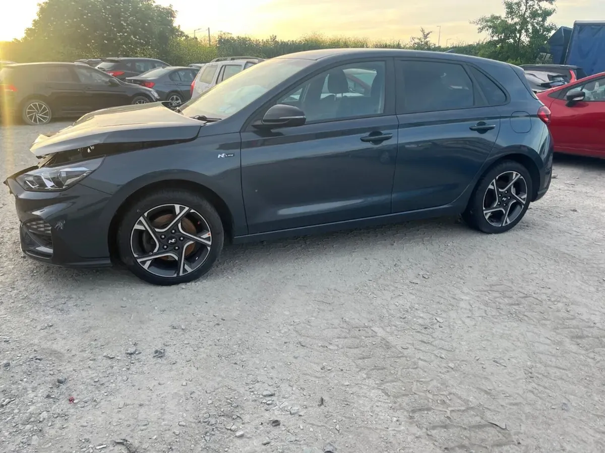 22 Hyundai i30 nline petrol - Image 1