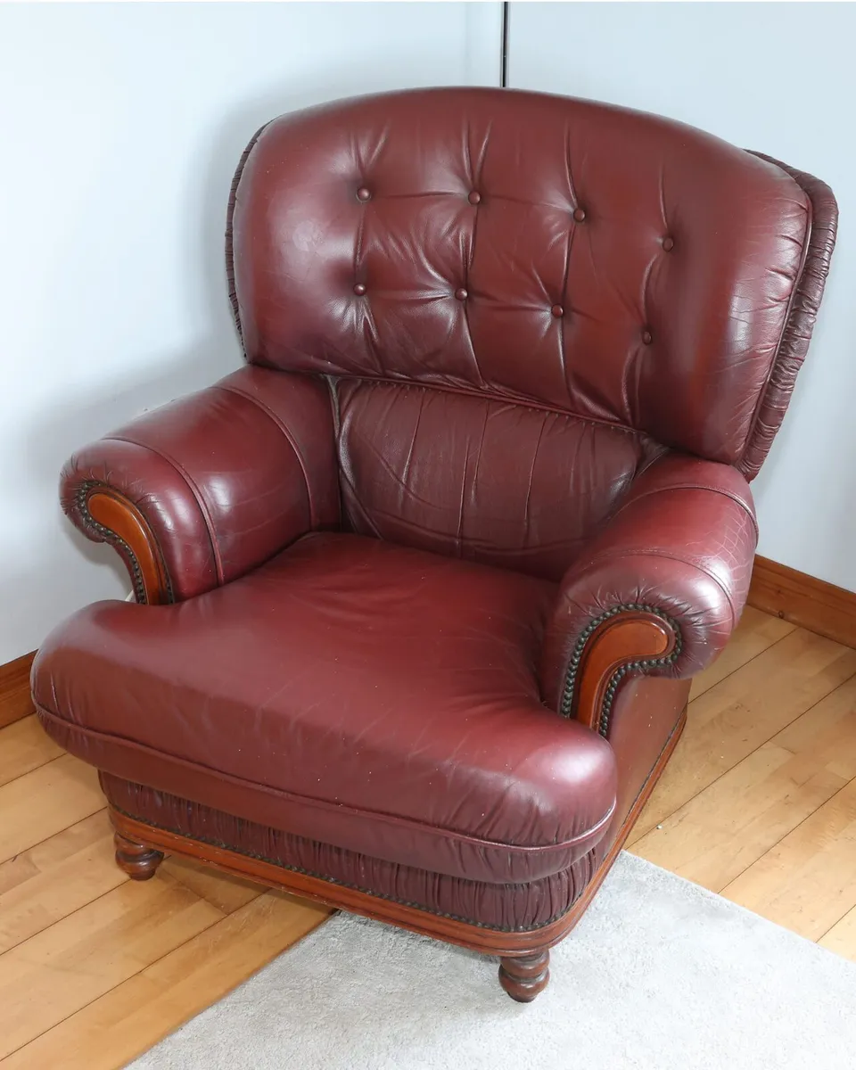100% Genuine leather 3 seater + 2 armchairs - Image 2