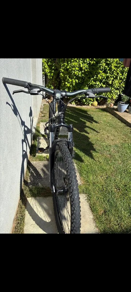 Carrera Vengeance bike - Image 4