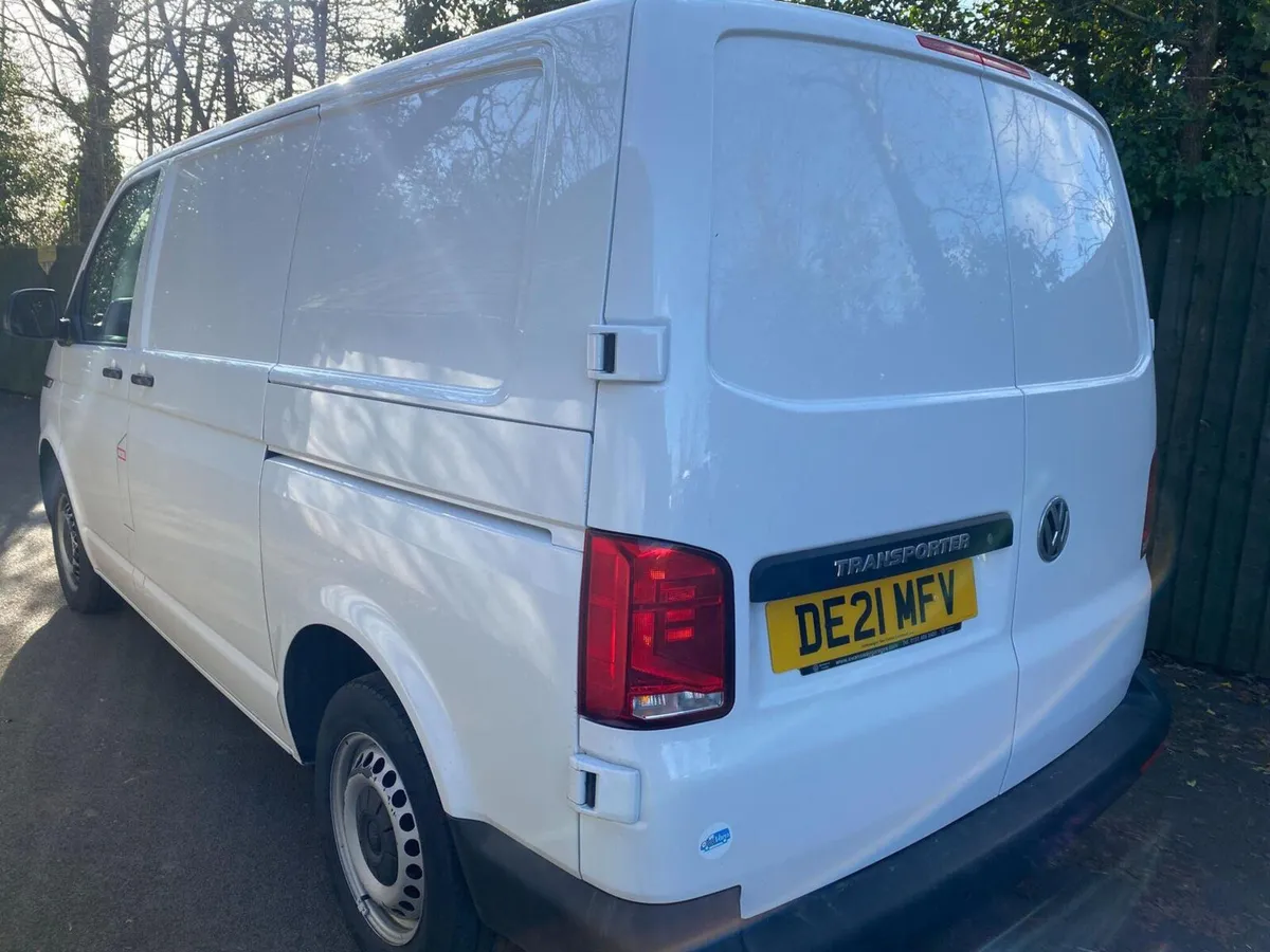 Volkswagen Transporter 2021 super clean! - Image 3