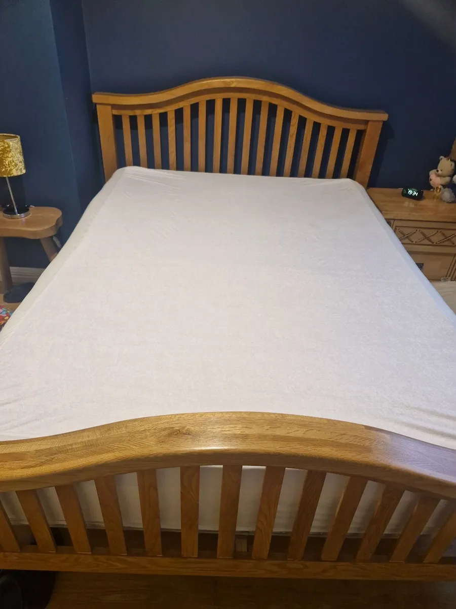 King-size Solid Oak bedframe - Image 4