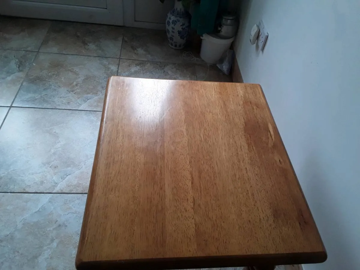 Highly polished heavy solid wooden coffee table - Image 2