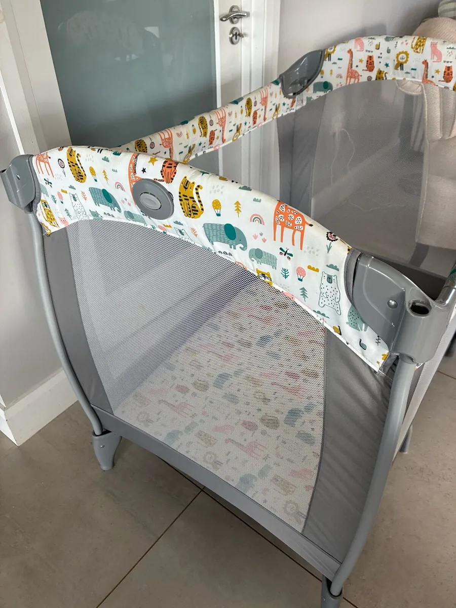 Graco travel cot - Image 3