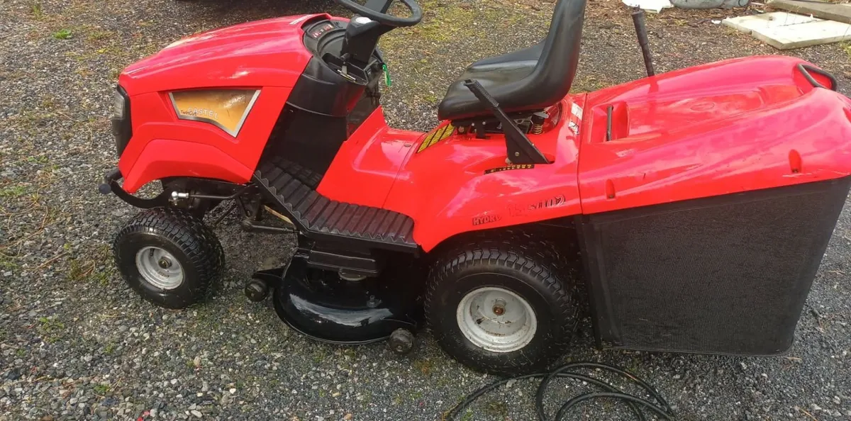 Ride on lawn mower