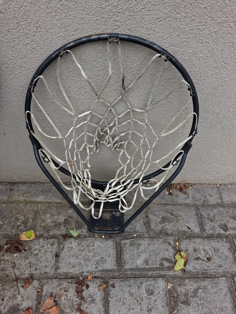 Basketball hoop - Image 1