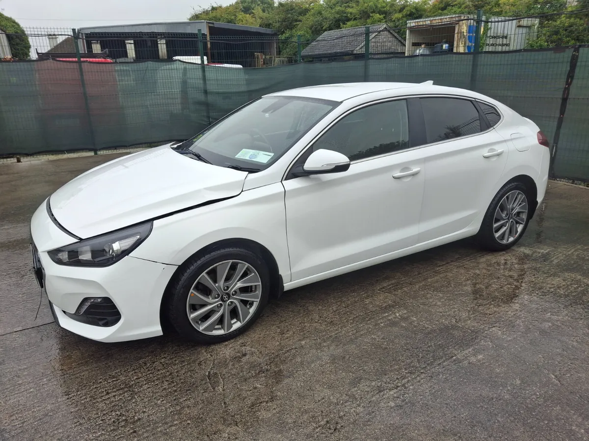 201 Hyundai 130 Fastback - Image 1