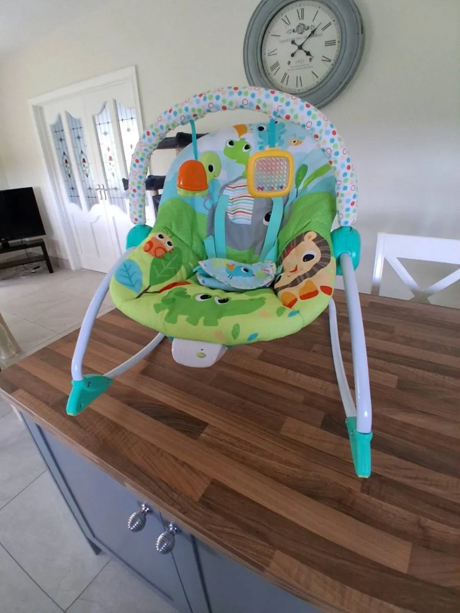 Baby rocker chair - Image 1