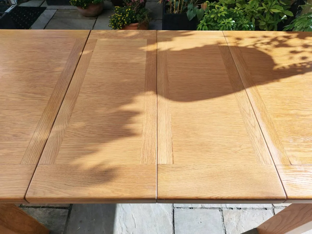 Extendable oak table - Image 4
