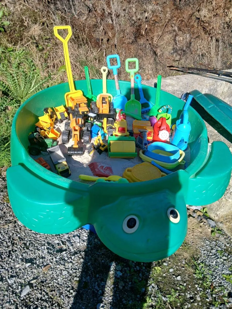 Little tikes sand pit - Image 2