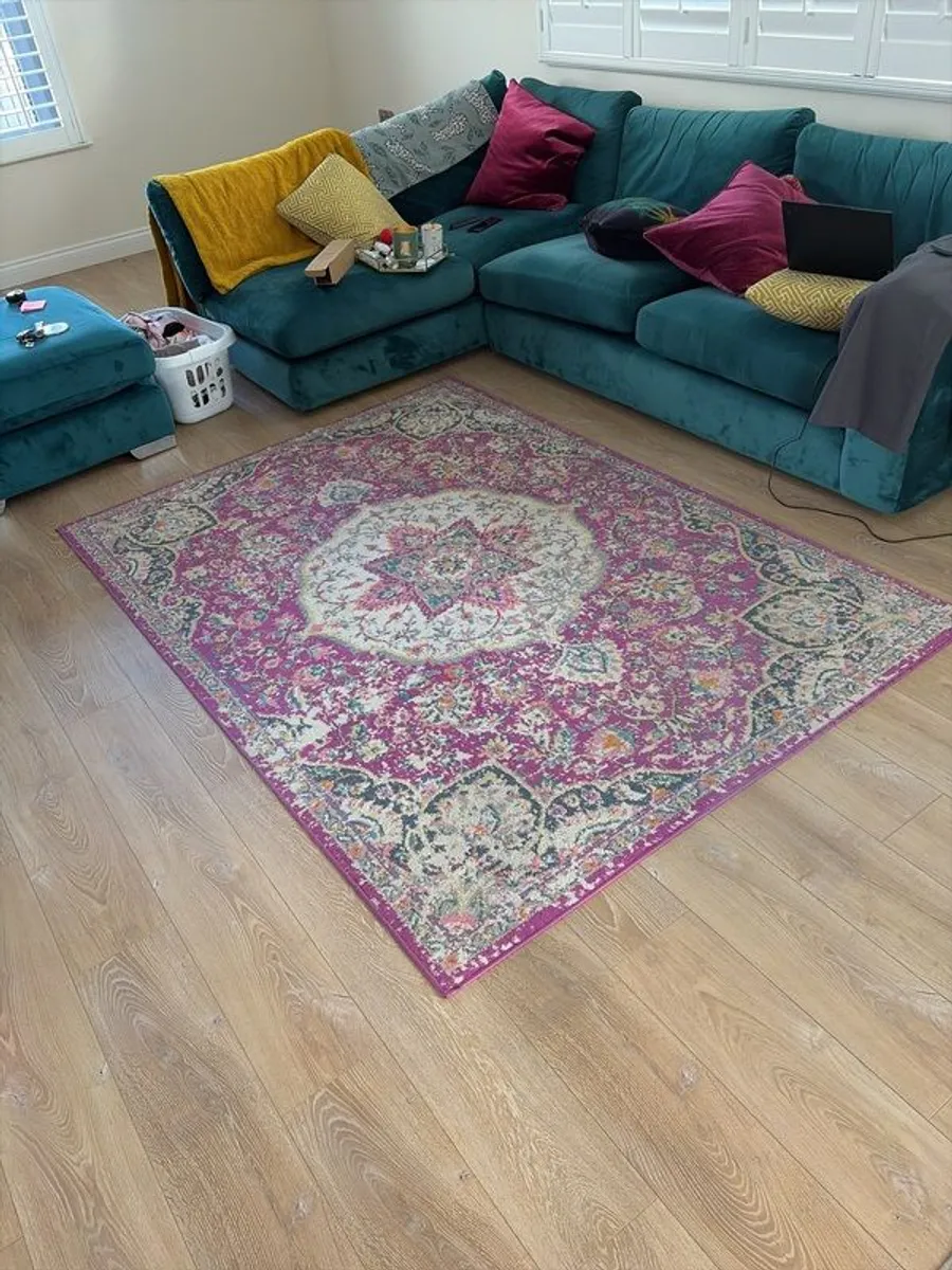 Pink vintage style rug - Image 1