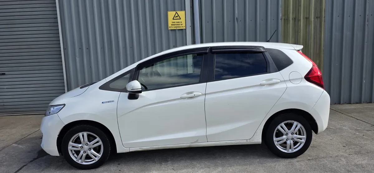 141 HONDA FIT HYBRID - Image 4