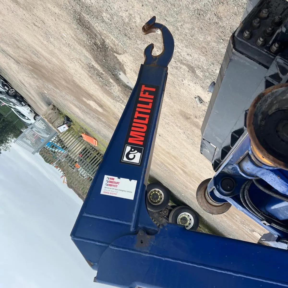 Trucks - Image 4
