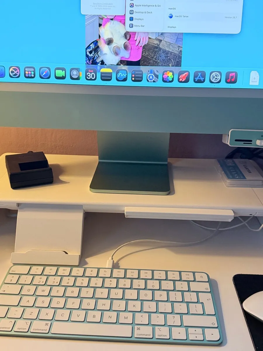 Apple iMac 24’ - Image 1