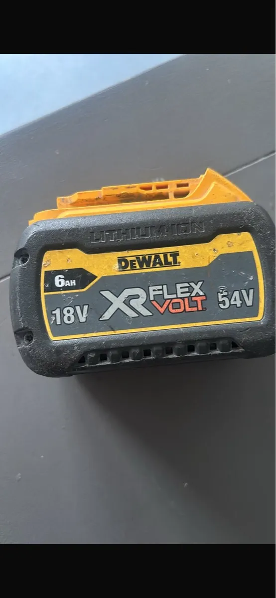 DeWALT XR FLEXVOLT 6Ah 18V/54V Battery – DCB546 - Image 4