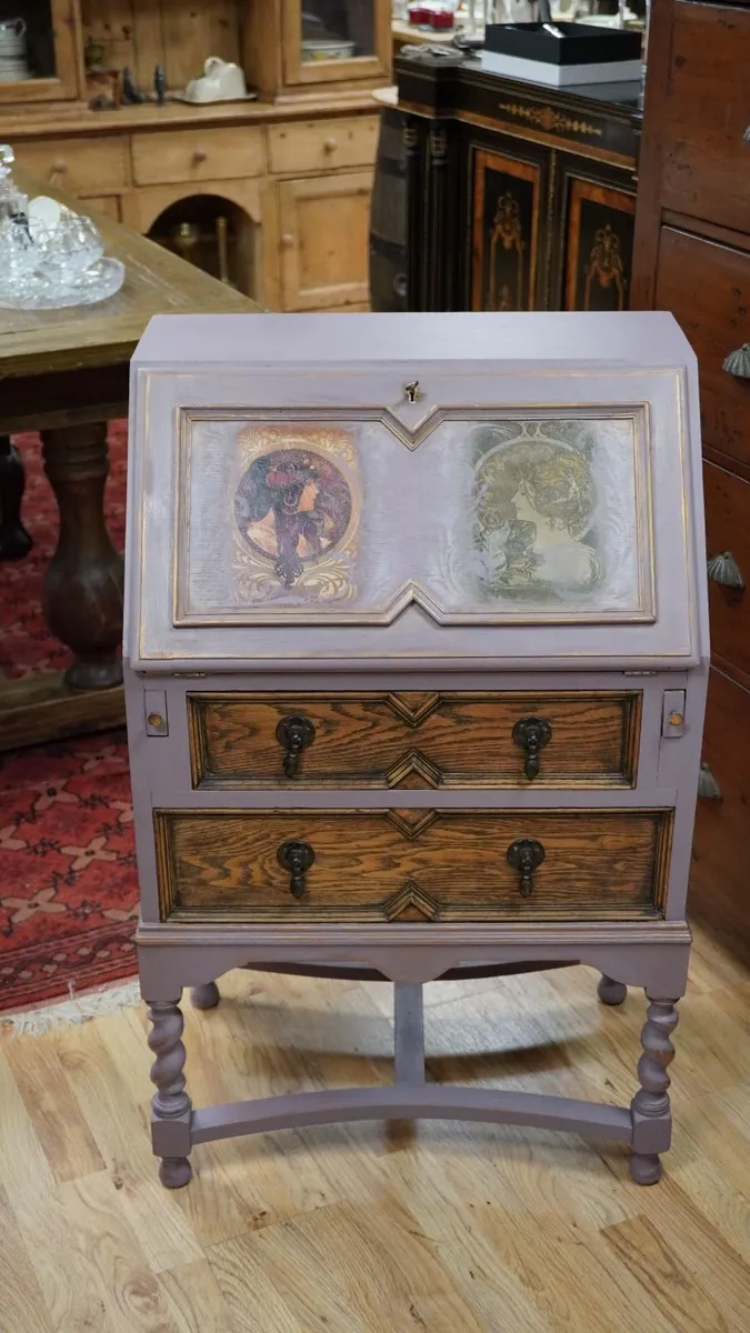 Early 20th Century Oak Bureau - Image 2