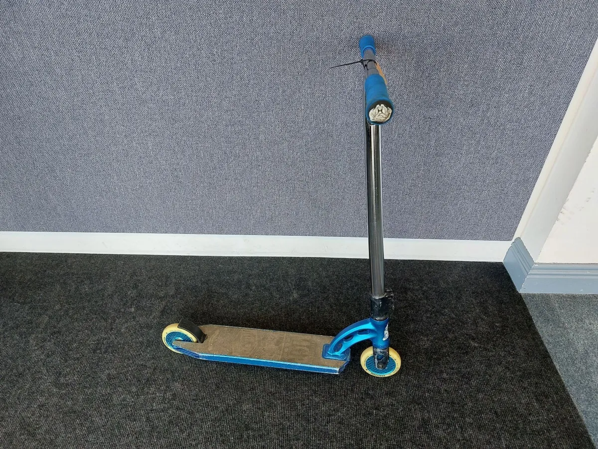 Scooter - Image 1