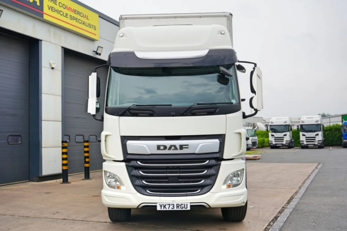 2024 DAF CF450 8X2 CURTAINSIDER AND TERBERG MOUNTY - Image 2