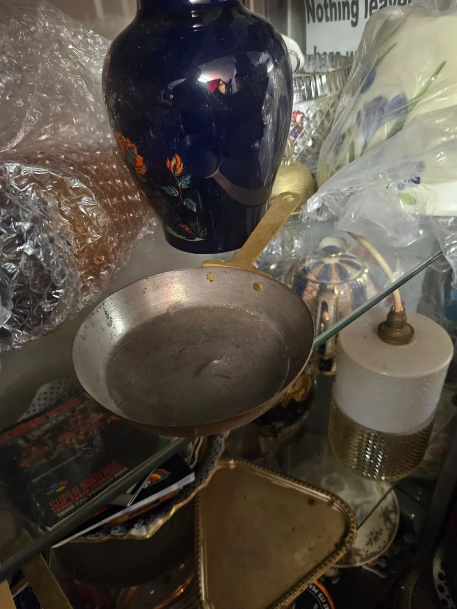 Vintage Copper and Brass Small Frying Pan - Image 3