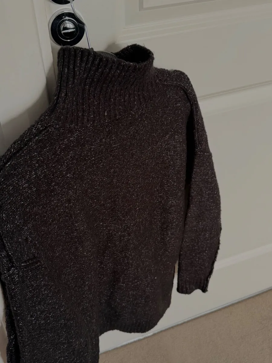 Black Shimmer Ribbed Turtleneck Sweater - Image 3