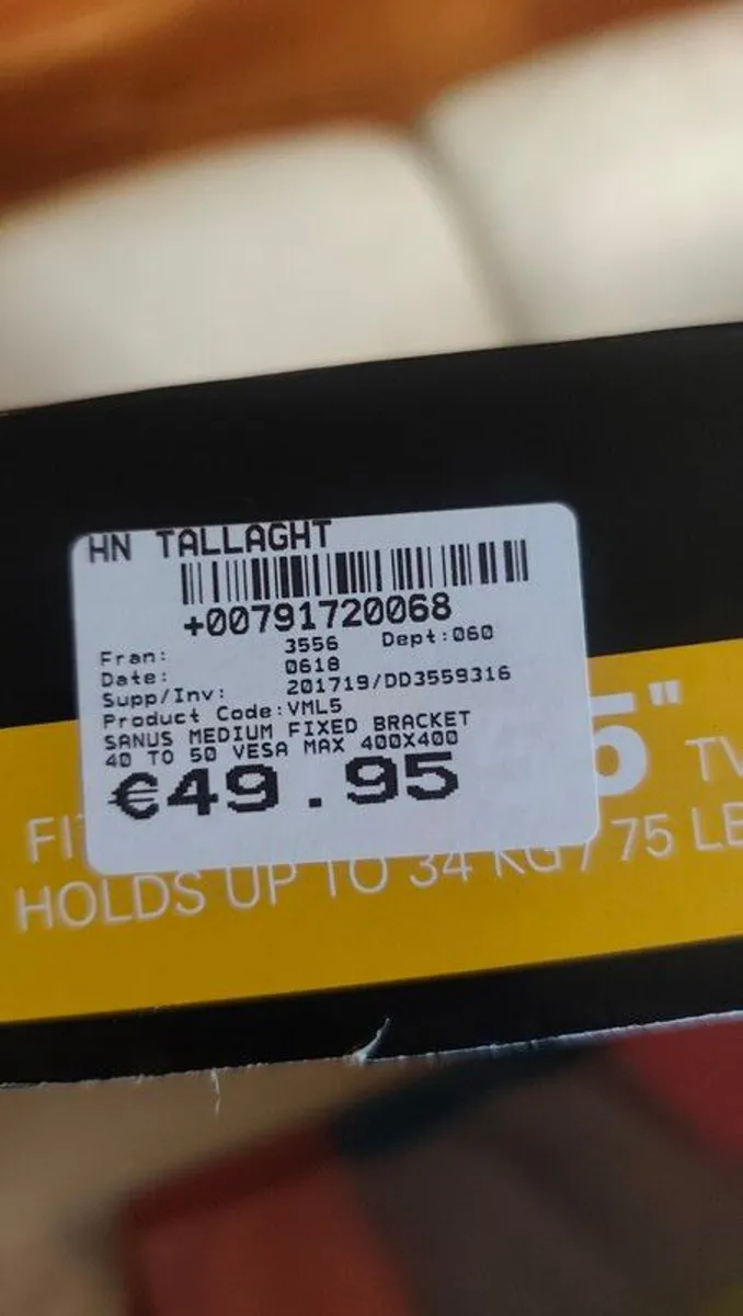 LG 40" Ultra HD TV + Wall bracket ( new in box) - Image 4