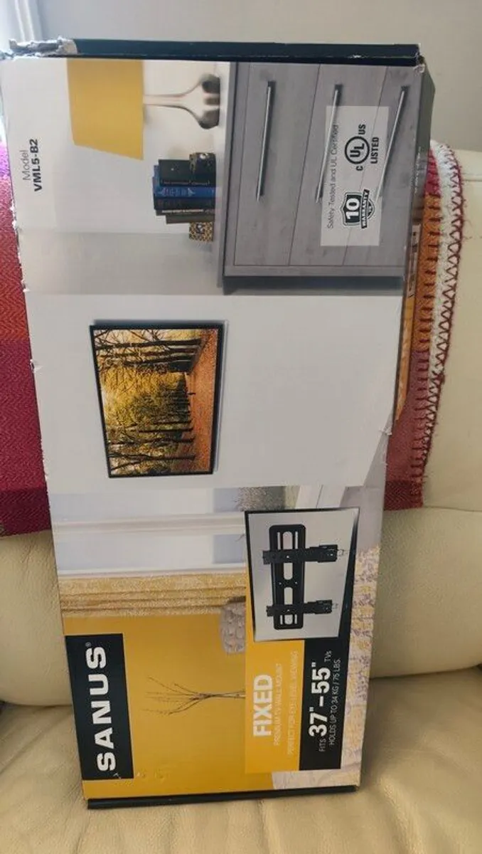 LG 40" Ultra HD TV + Wall bracket ( new in box) - Image 3