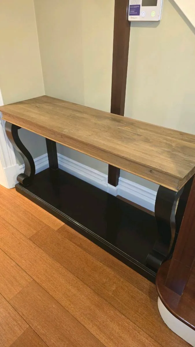 Console Table - Image 3