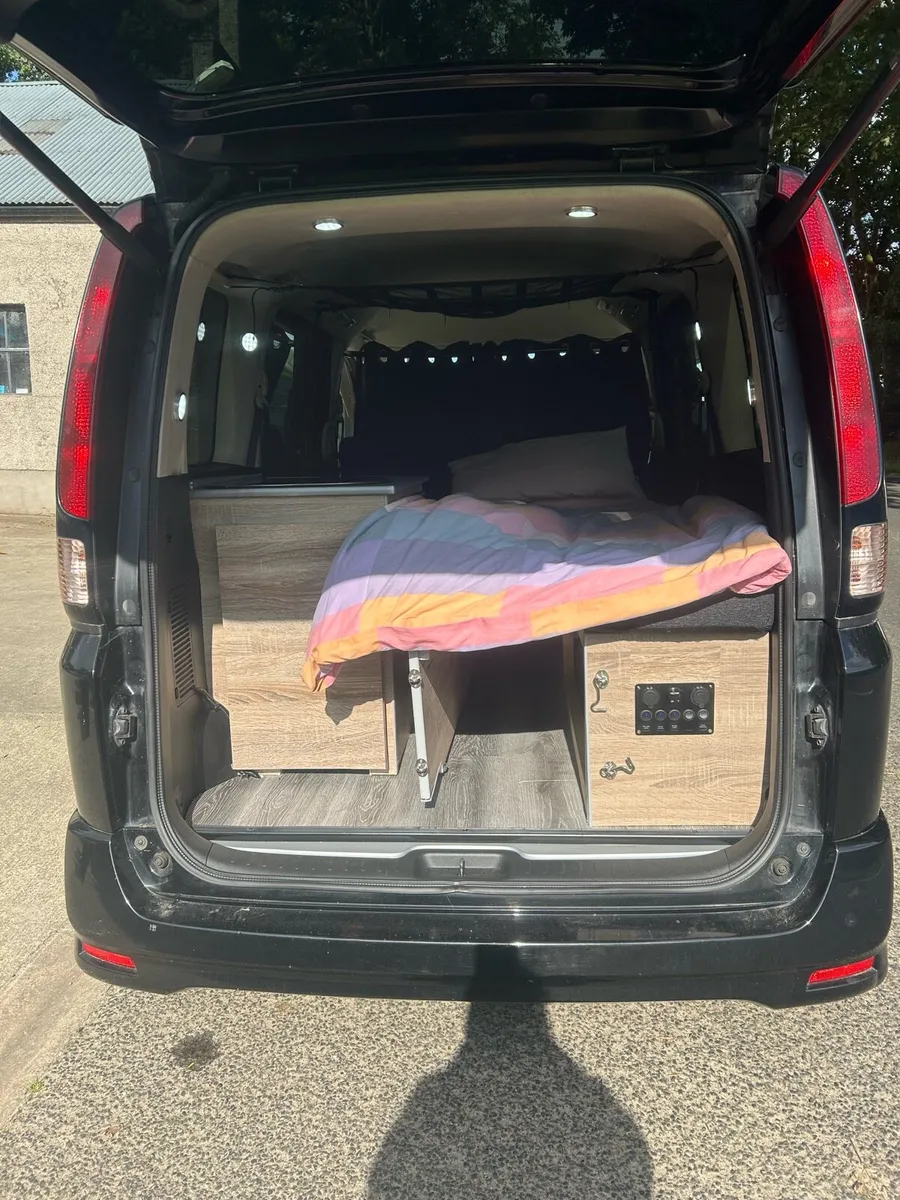 Automatic converted camper Nissan  Serena Highway - Image 2